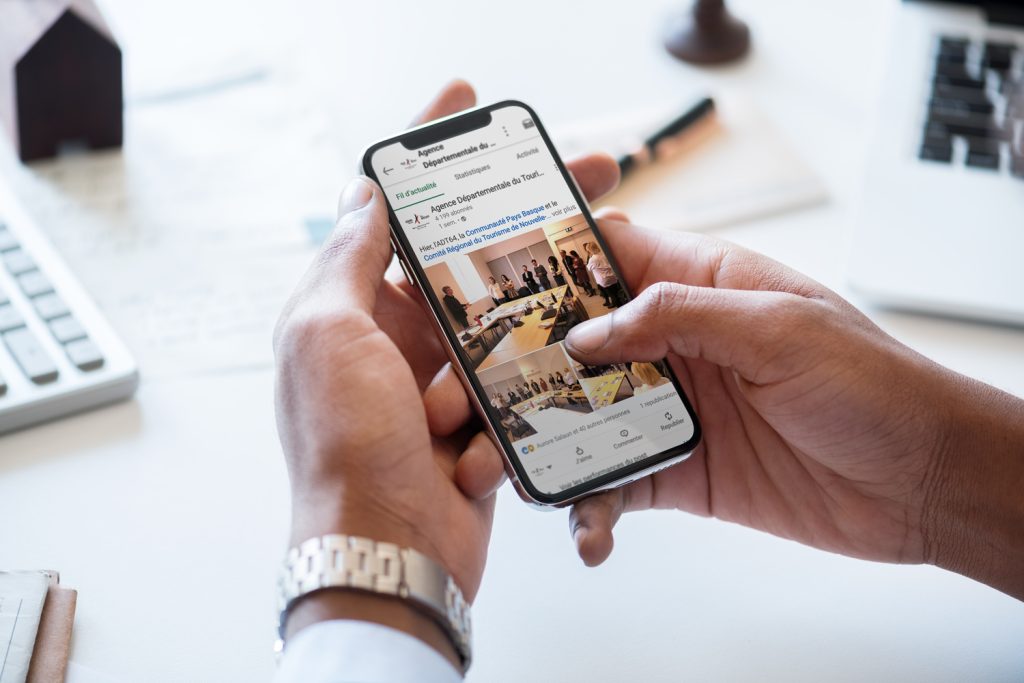 rendez-vous sur la page lnkedin de l'agence départementale du tourisme 64 pour suivre les actualités du tourisme en béarn pays basque